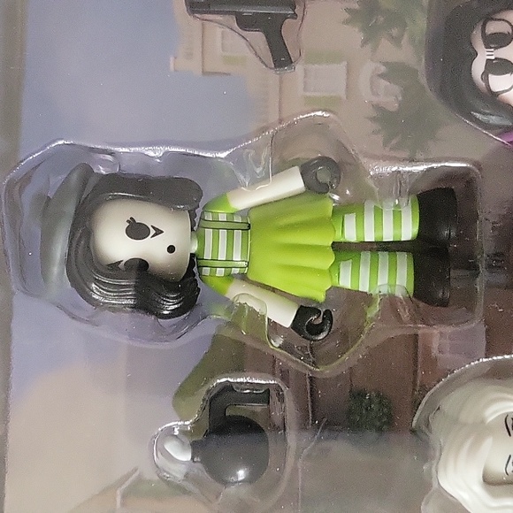 Arsenal Reloaded Rivals (New) - Picture 7 of 11